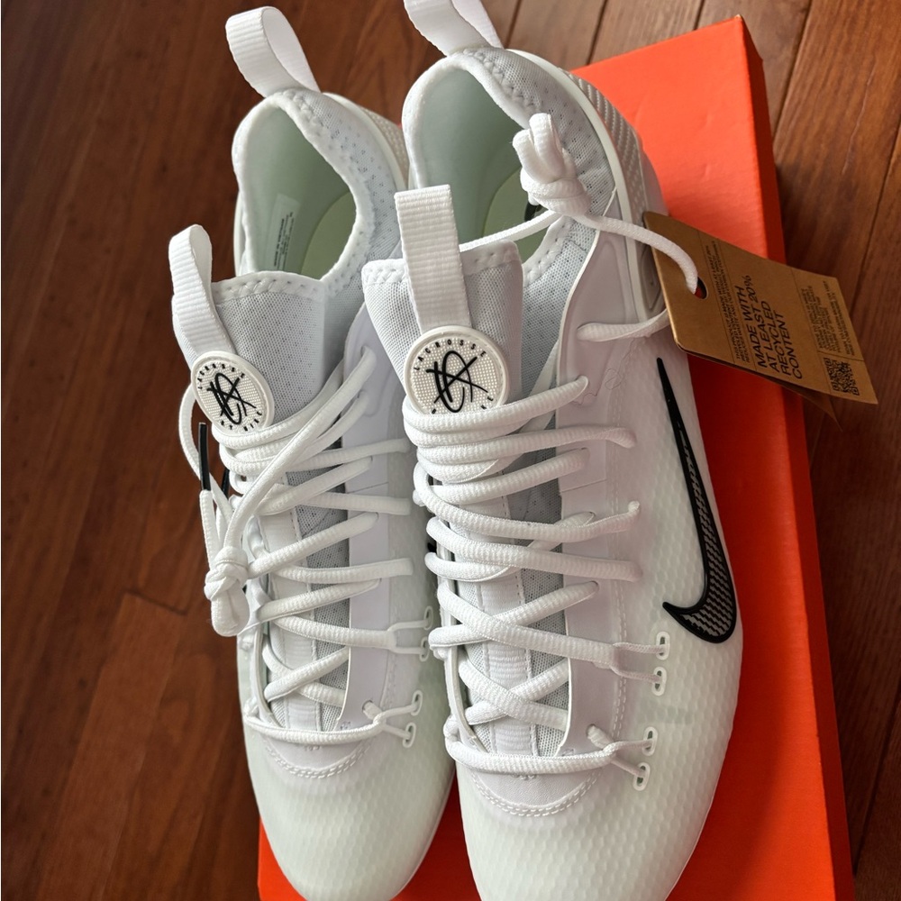 Nike Huarache 9 Elite Low LAX in White and Black - NWT